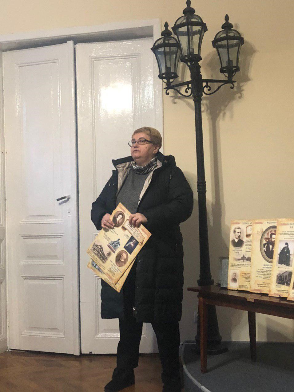 Автор артбуку, працівник бібліотеки-музею «Літературне Тернопілля» Лехіцька Оксана Миколаївна